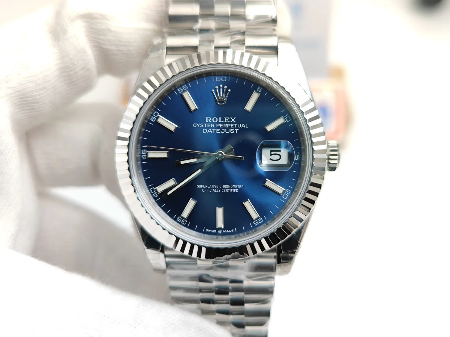 Watch precision detail