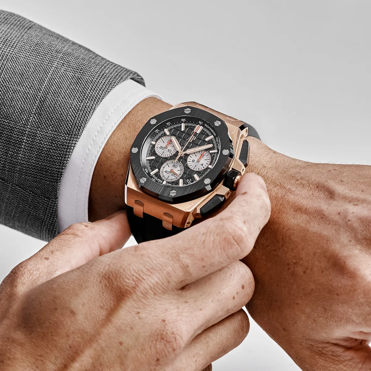 Audemars Piguet Royal Oak Offshore 26420RO.OO.A002CA.01 Chronograph Rose Gold Black Dial (2024) — photo 2 of 14