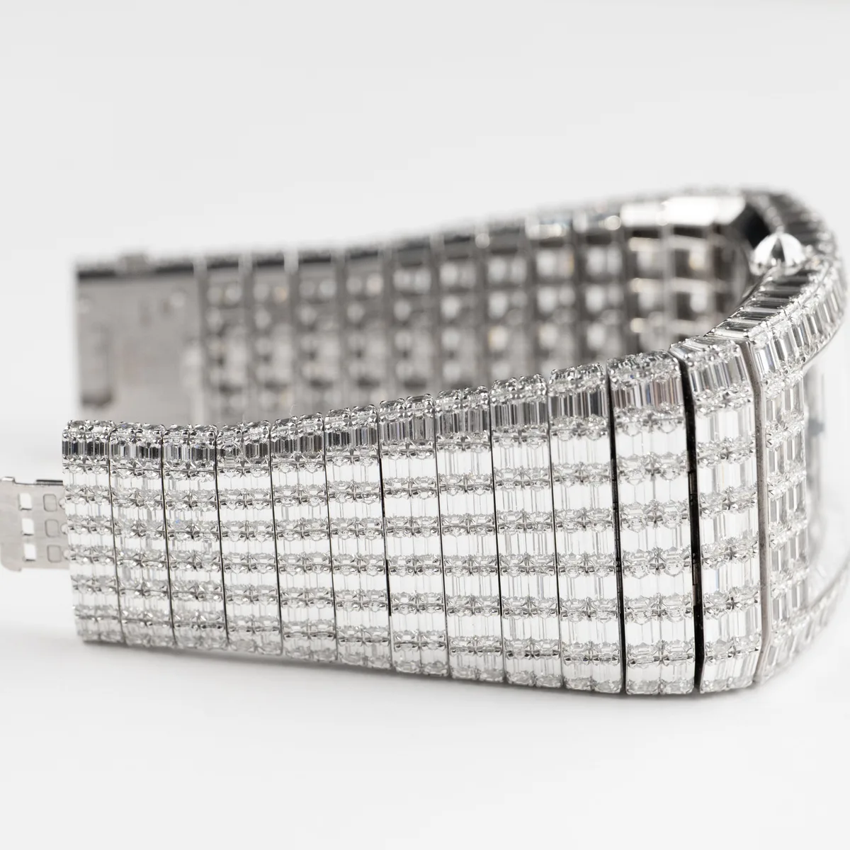 Jacob & Co. Billionaire III BL115.30.BD.AA.A30BD Tourbillon White Gold Diamond-Set Limited Edition of 18 — photo 11 of 14
