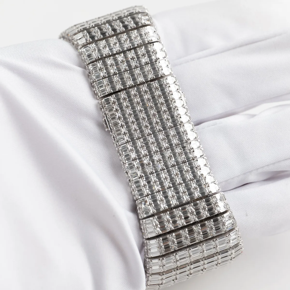 Jacob & Co. Billionaire III BL115.30.BD.AA.A30BD Tourbillon White Gold Diamond-Set Limited Edition of 18 — photo 13 of 14