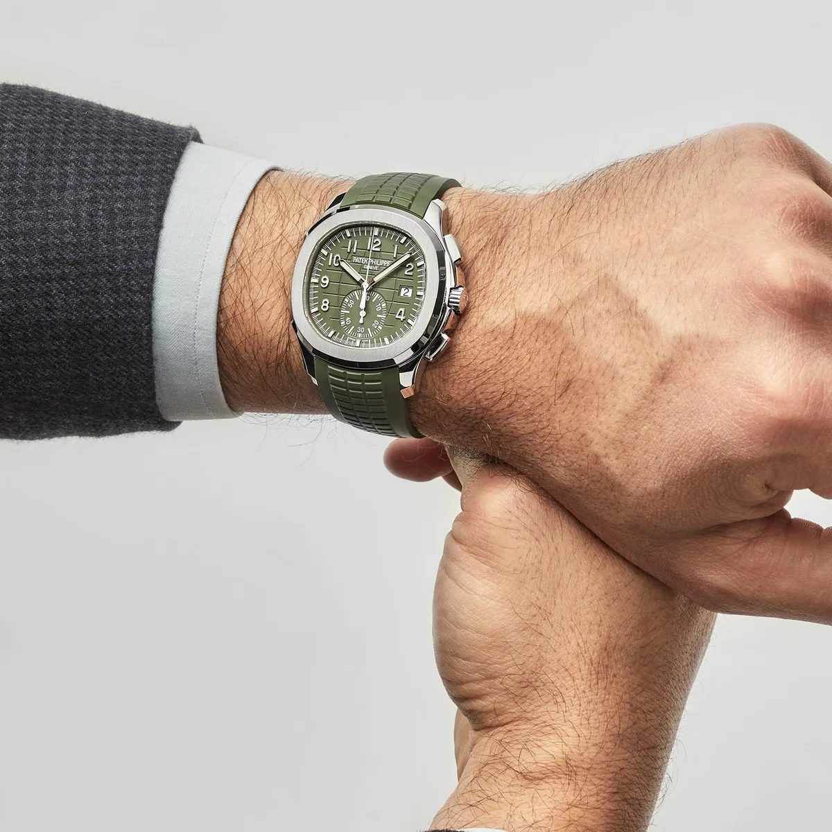 Patek Philippe Aquanaut 3285 V3 – Swiss Super Clone 5968G-010 Chronograph White Gold Khaki Green Dial (2023) — photo 2 of 9
