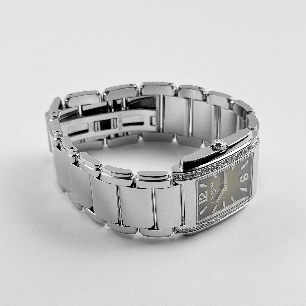 Patek Philippe Twenty-4 4910/1200A-010 'Ladies' Stainless Steel Gray Dial Diamond Bezel Quartz (2024) — photo 5 of 12