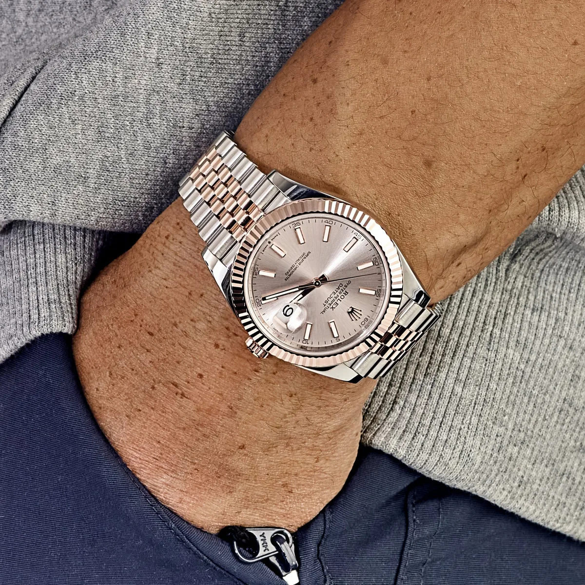 Rolex Datejust 41 126331 Rose Gold Stainless Steel Sundust Dial Jubilee (2024) — photo 2 of 9