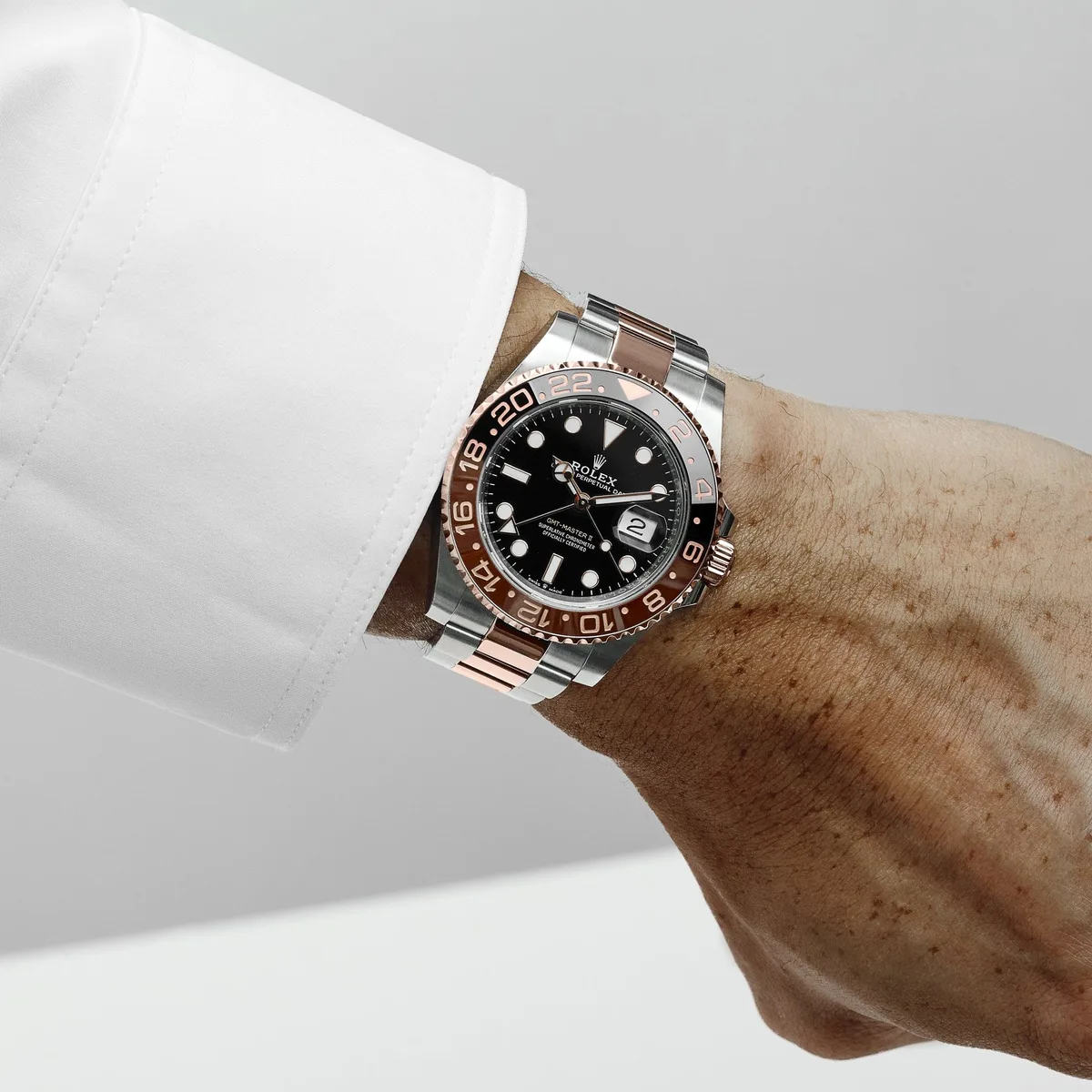 Rolex GMT-Master II 126711CHNR 'Root Beer' Stainless Steel Rose Gold Black Dial (2021) — photo 2 of 5